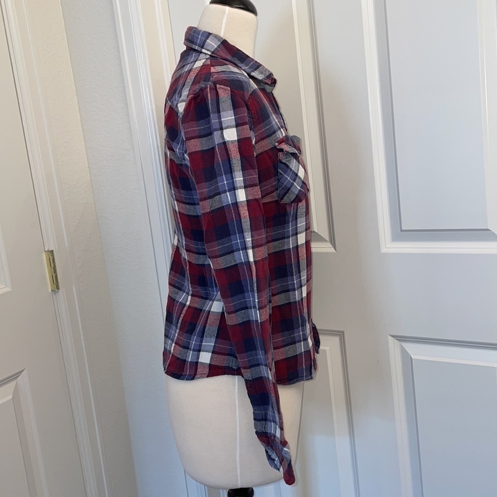 TNA classic flannel shirt in red and blue in women’s size small - Picture 4 of 9